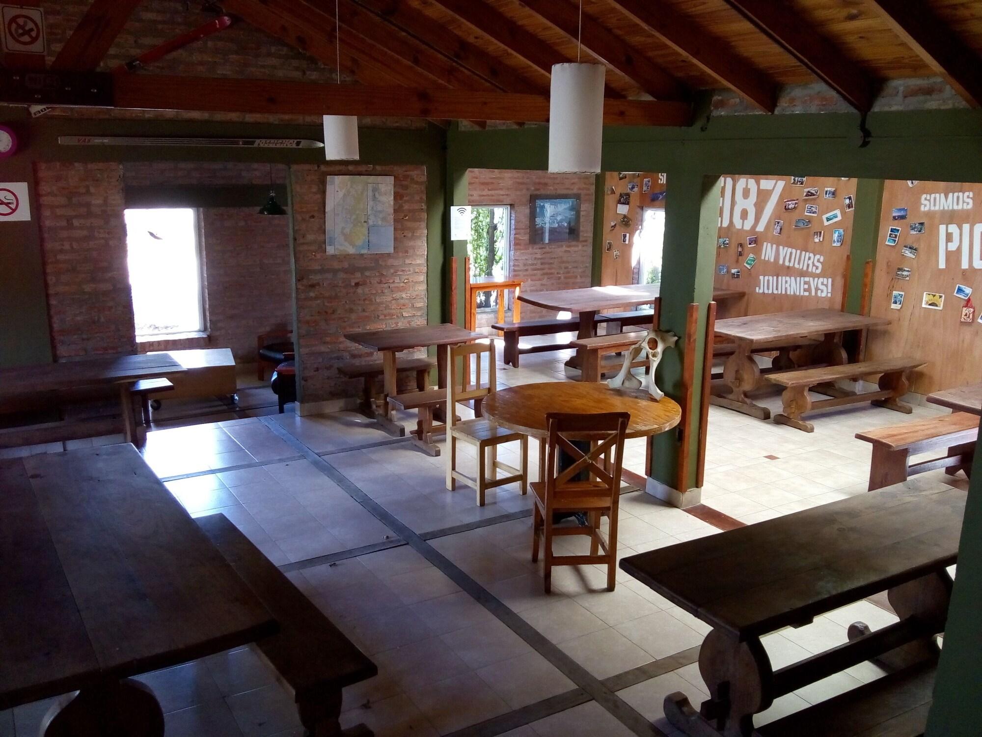 Hostel Los Pioneros El Calafate Luaran gambar