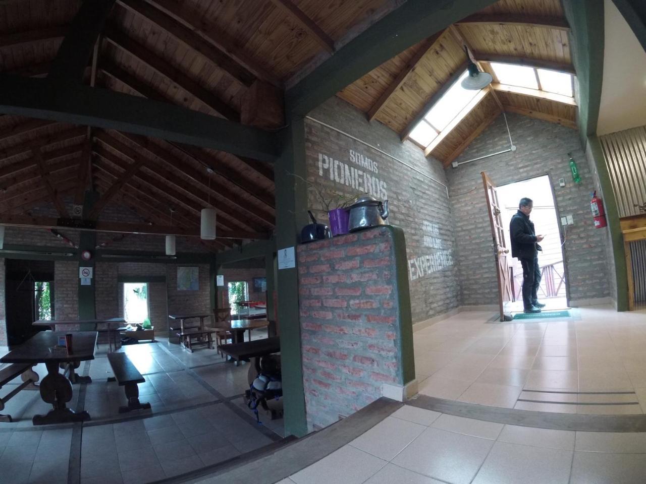 Hostel Los Pioneros El Calafate Luaran gambar