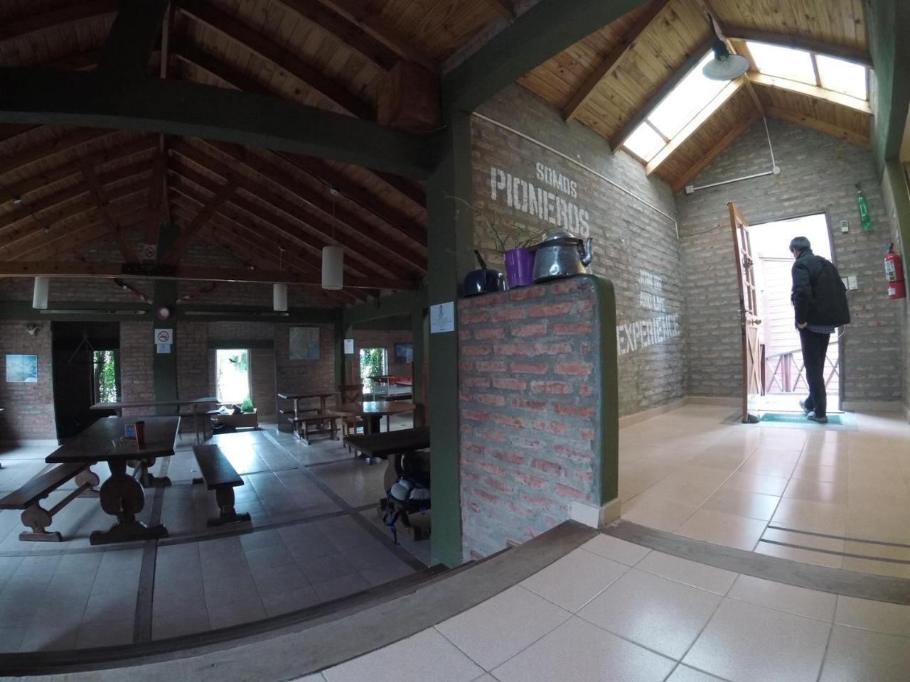 Hostel Los Pioneros El Calafate Luaran gambar