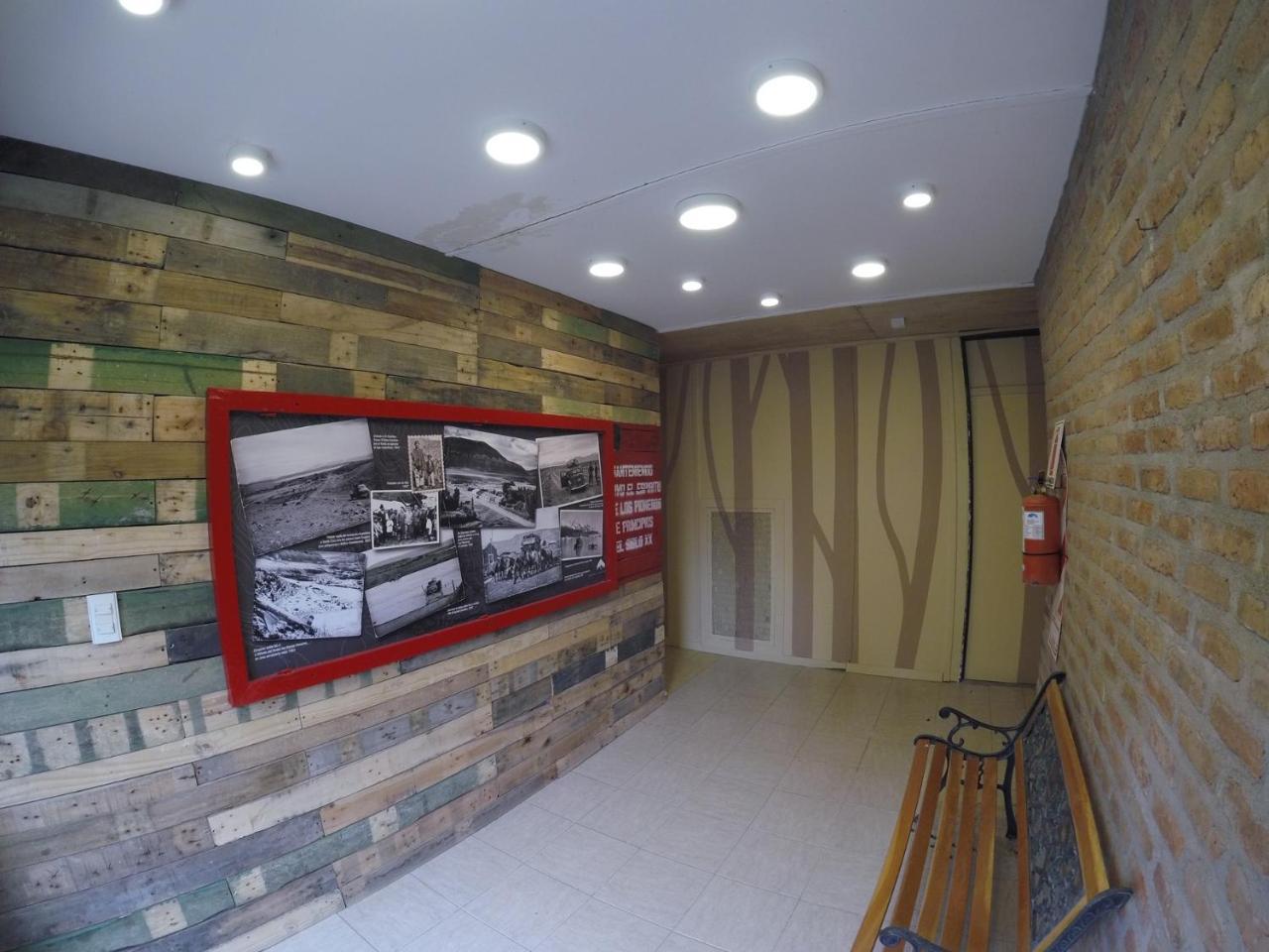 Hostel Los Pioneros El Calafate Luaran gambar